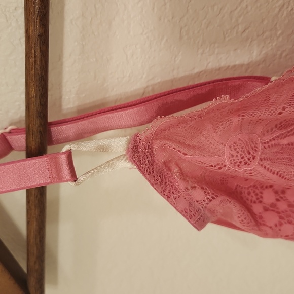 Victoria's Secret Bra - Picture 2 of 5